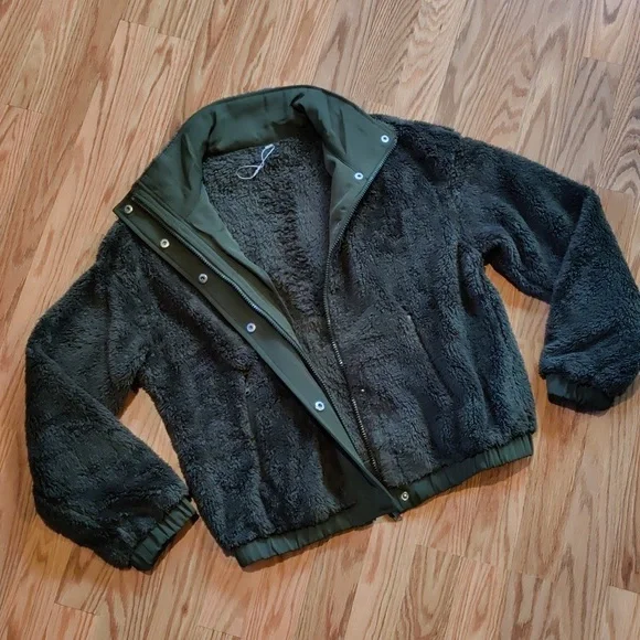 Green Fleece Jacket, NWOT - Picture 6 of 10